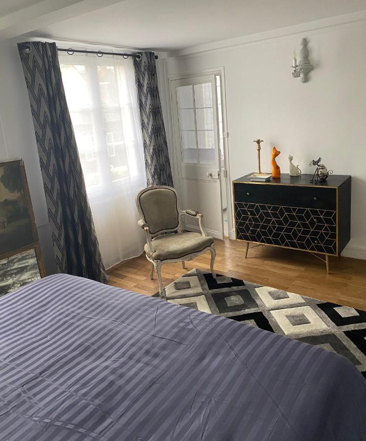 Chambre D'Hotes Du Carre Des Arts Honfleur Bagian luar foto